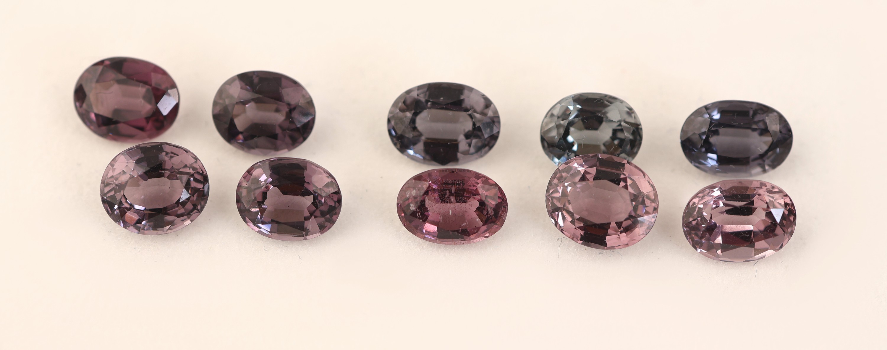 Image 27138245 - Lot 10 lose Spinelle, zus. ca. 12.67 ct, ovalfacett., versch. Farben Schätzpreis: 1150, ...