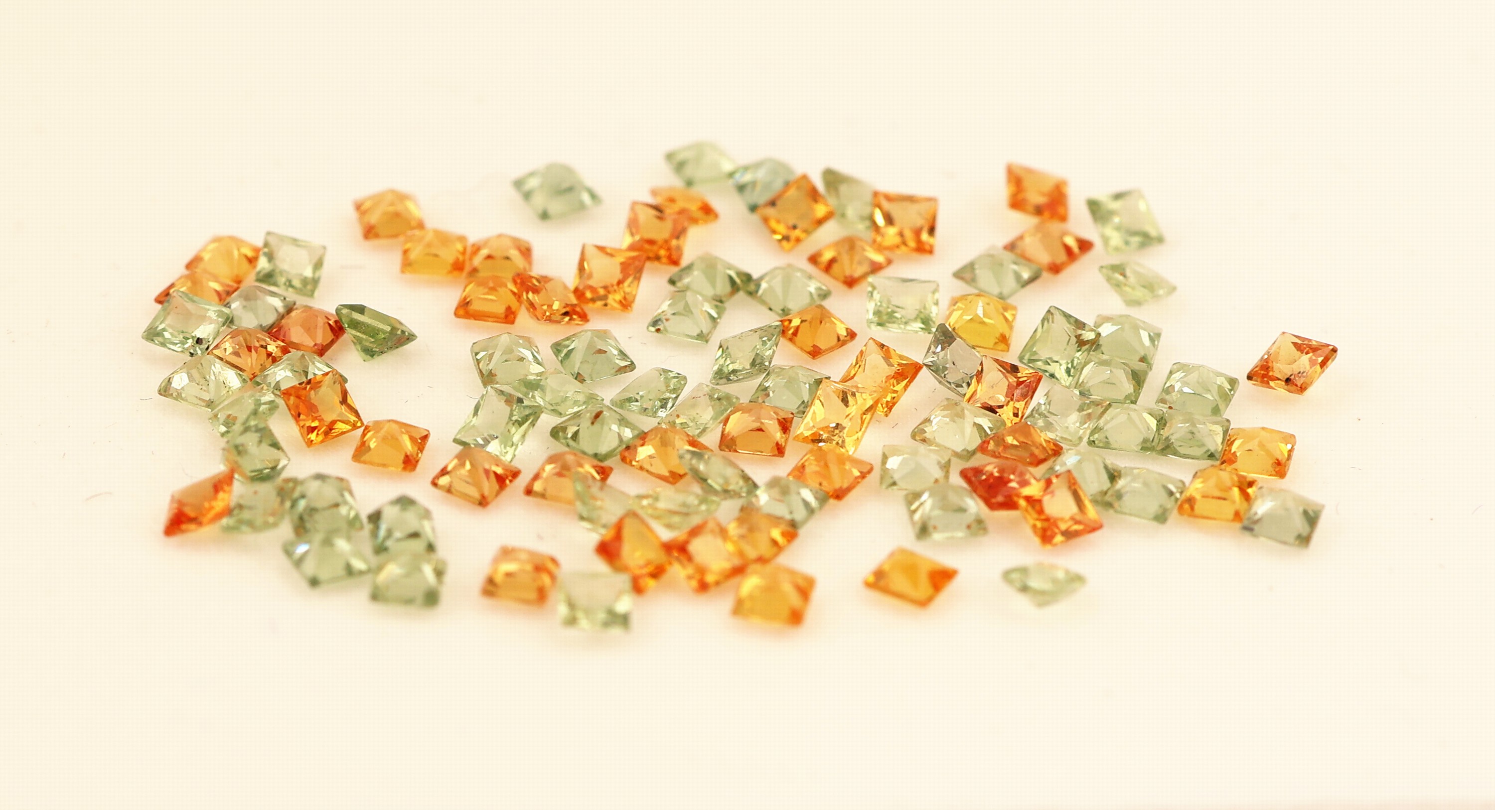 Detail a: Lot lose Saphire, zus. ca. 8.10 ct, Carrees inversch. Farben