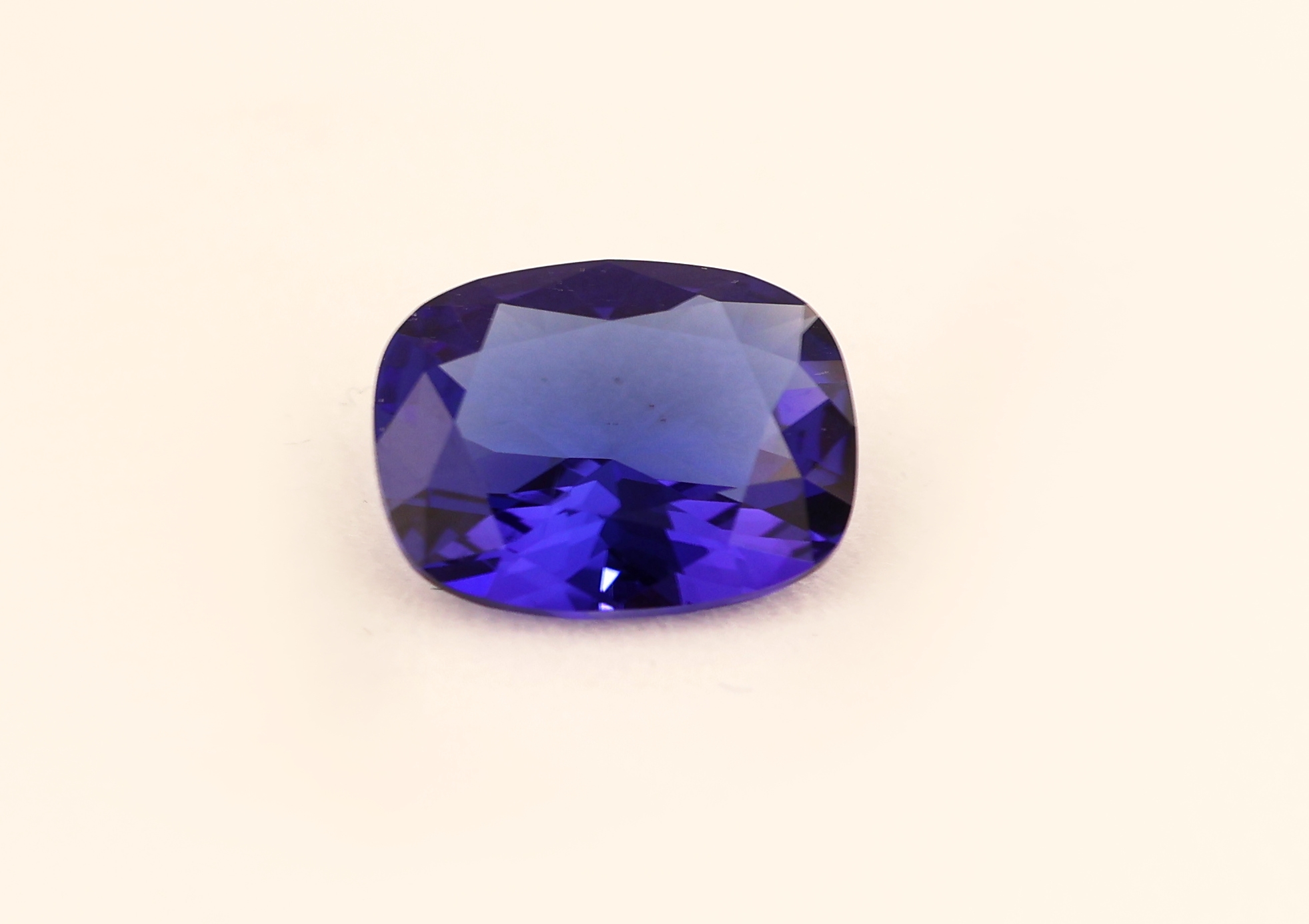 Image 27138255 - Loser Tansanit, ca. 2.76 ct, Kissenschliff, sehr schöne intensive Farbe Schätzpreis: ...