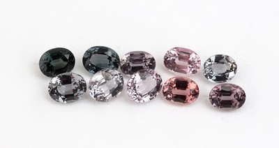 27138242a - Lot 10 lose Spinelle, zus. ca. 13.18 ct, ovalfacett., versch. Farben Schätzpreis: 1220, ...