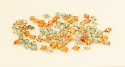 27138250a - Lot lose Saphire, zus. ca. 8.10 ct, Carrees inversch. Farben Schätzpreis: 900, - EUR