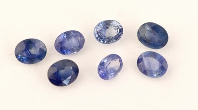 27138251a - Lot 7 lose Saphire, zus. ca. 3.39 ct, ovalfacett., versch. Farbnuancen Schätzpreis: 400, ...