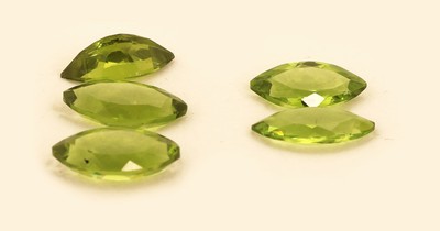 27138253a - Lot 5 lose Peridots, zus. ca. 16.29 ct, Navettes Schätzpreis: 1700, - EUR