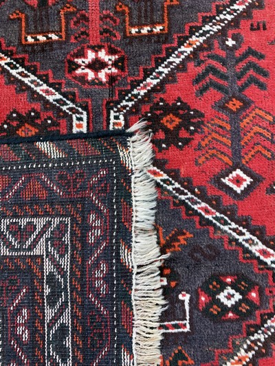 27138261e - Schiraz old, Persia, mid-20th century, wool onwool, approx. 210 x 155 cm, condition: 2-3. ...
