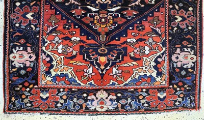 27138262c - Lilian alt, Persien, Anfang 20.Jhd, Wolle auf Baumwolle, ca. 210 x 140 cm, EHZ: 2-3 ...