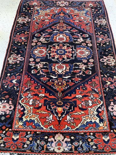 27138262d - Lilian alt, Persien, Anfang 20.Jhd, Wolle auf Baumwolle, ca. 210 x 140 cm, EHZ: 2-3 ...