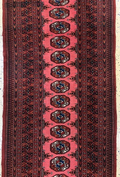 27138265b - Buchara, Pakistan, Ende 20.Jhd, Wolle auf Baumwolle, ca. 304 x 80 cm, EHZ: 2 ...
