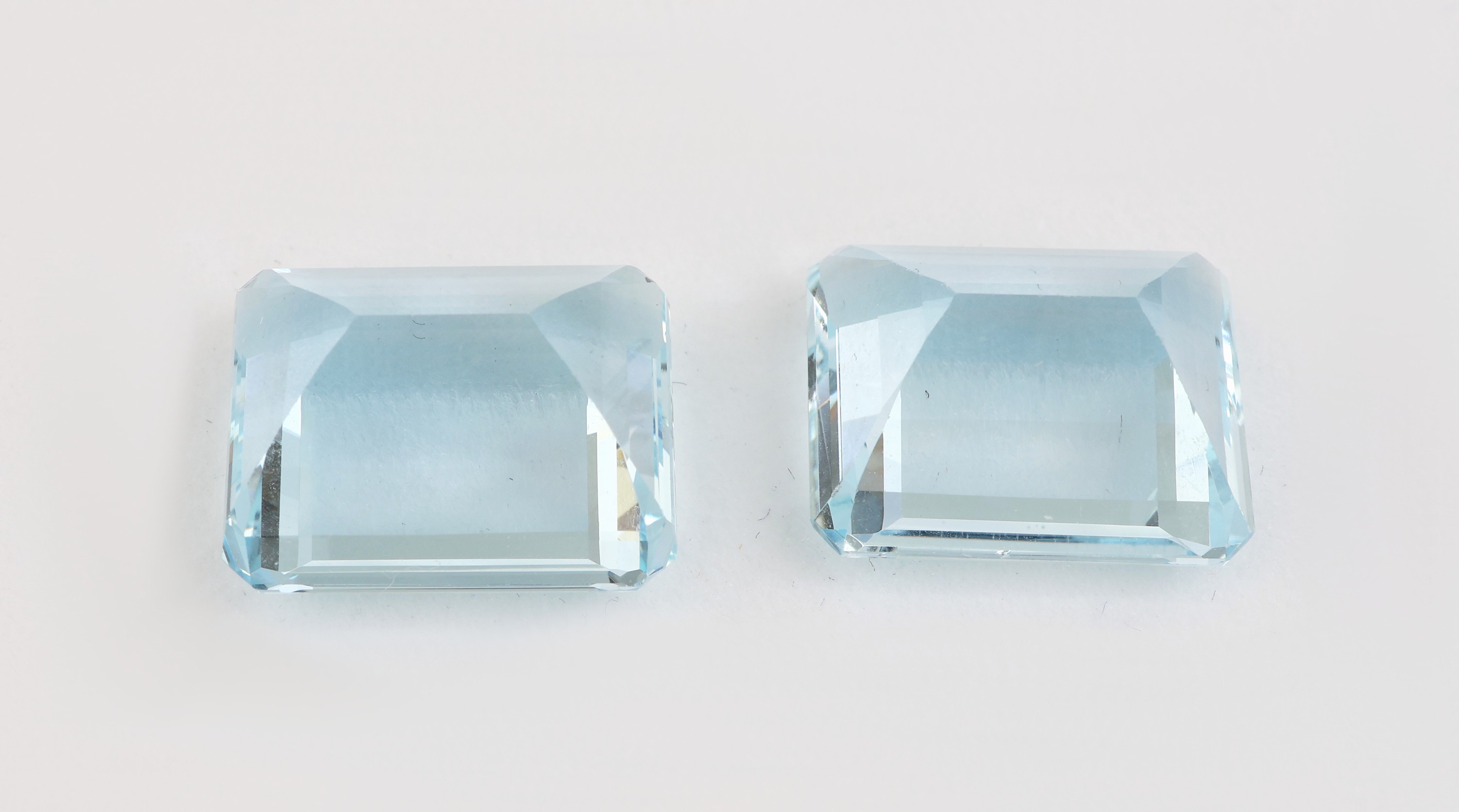 Detail a: Lot 2 lose Aquamarine, zus. ca. 28.74 ct, Treppenschliff