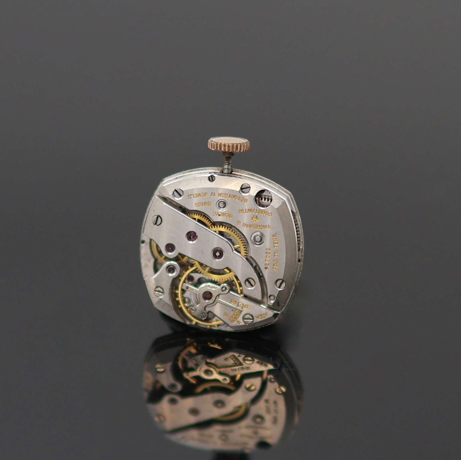 Detail d: VACHERON & CONSTANTIN ausgefallene und seltene Damenarmbanduhr in RG/GG 585/000, Schweiz/ USA um 1945, Handaufzug, kissenförm. Geh. m. bewegl. ...