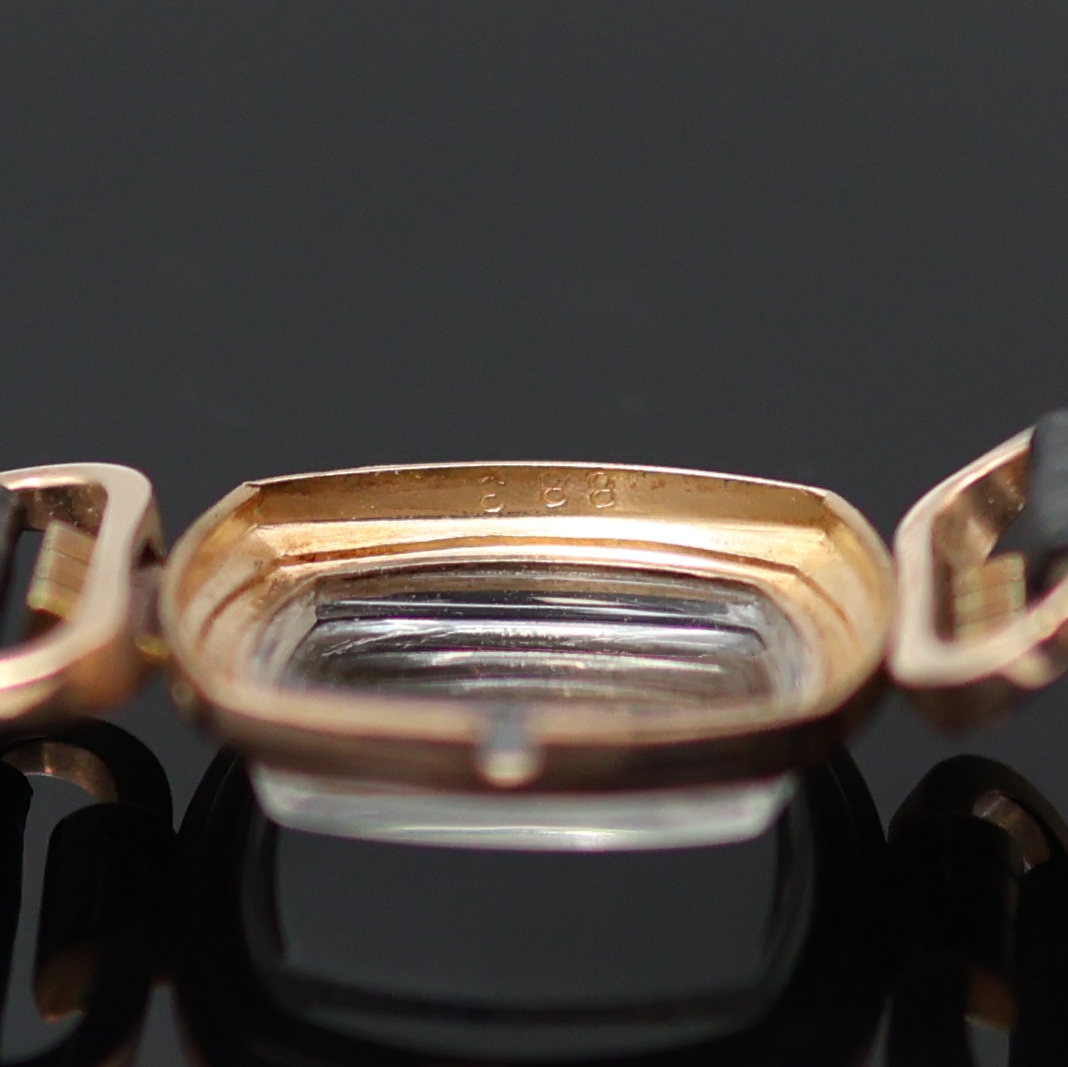 Detail f: VACHERON & CONSTANTIN ausgefallene und seltene Damenarmbanduhr in RG/GG 585/000, Schweiz/ USA um 1945, Handaufzug, kissenförm. Geh. m. bewegl. ...