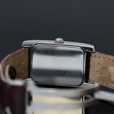 27138497d - BAUME & MERCIER Hampton rechteckige Damenarmbanduhr in Stahl, Schweiz um 2010, quarz, ...