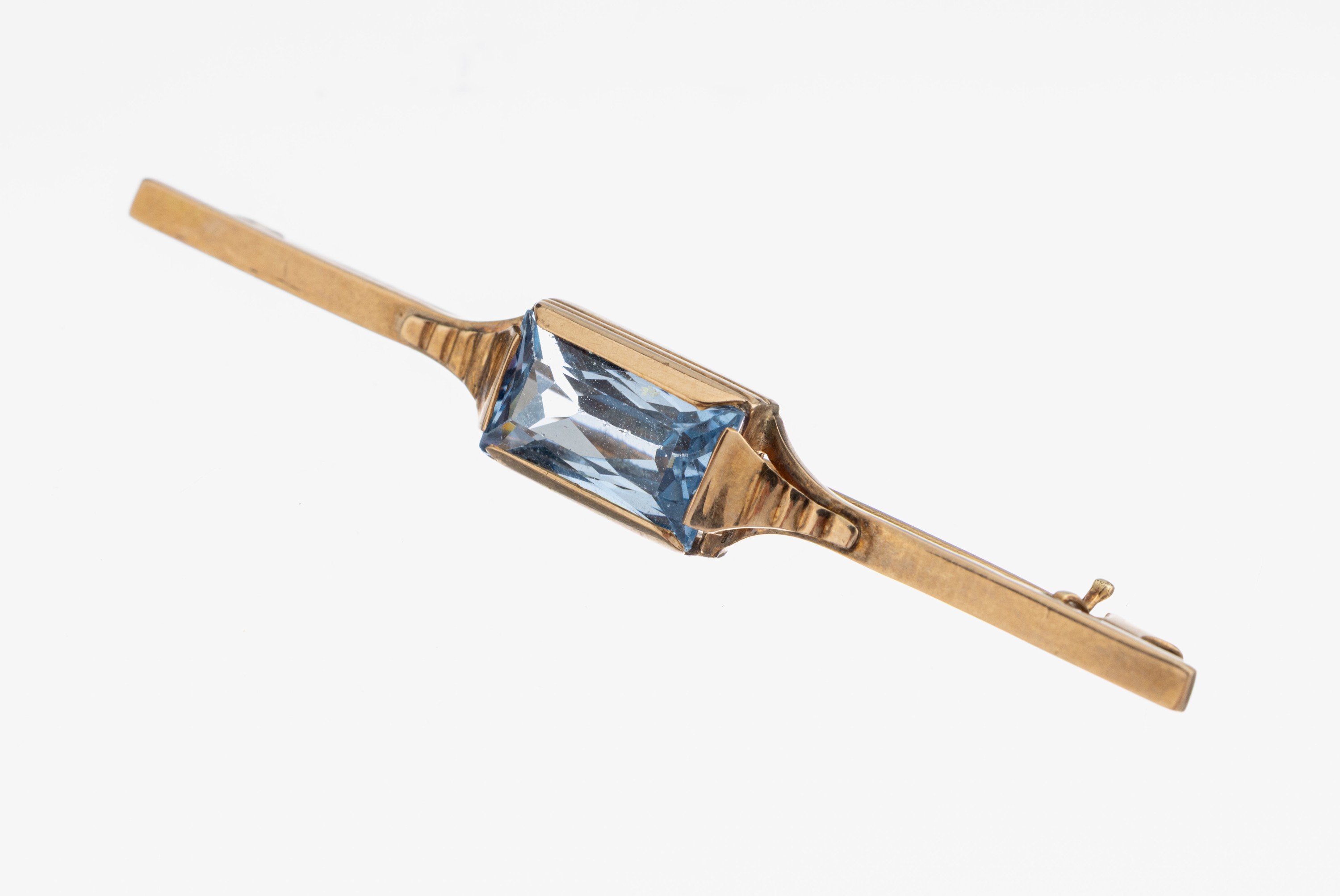 Image 27138547 - 14 kt Gold Farbstein-Brosche, GG 585/000, schlichtes Design, facett. synth. Spinell, L. ...