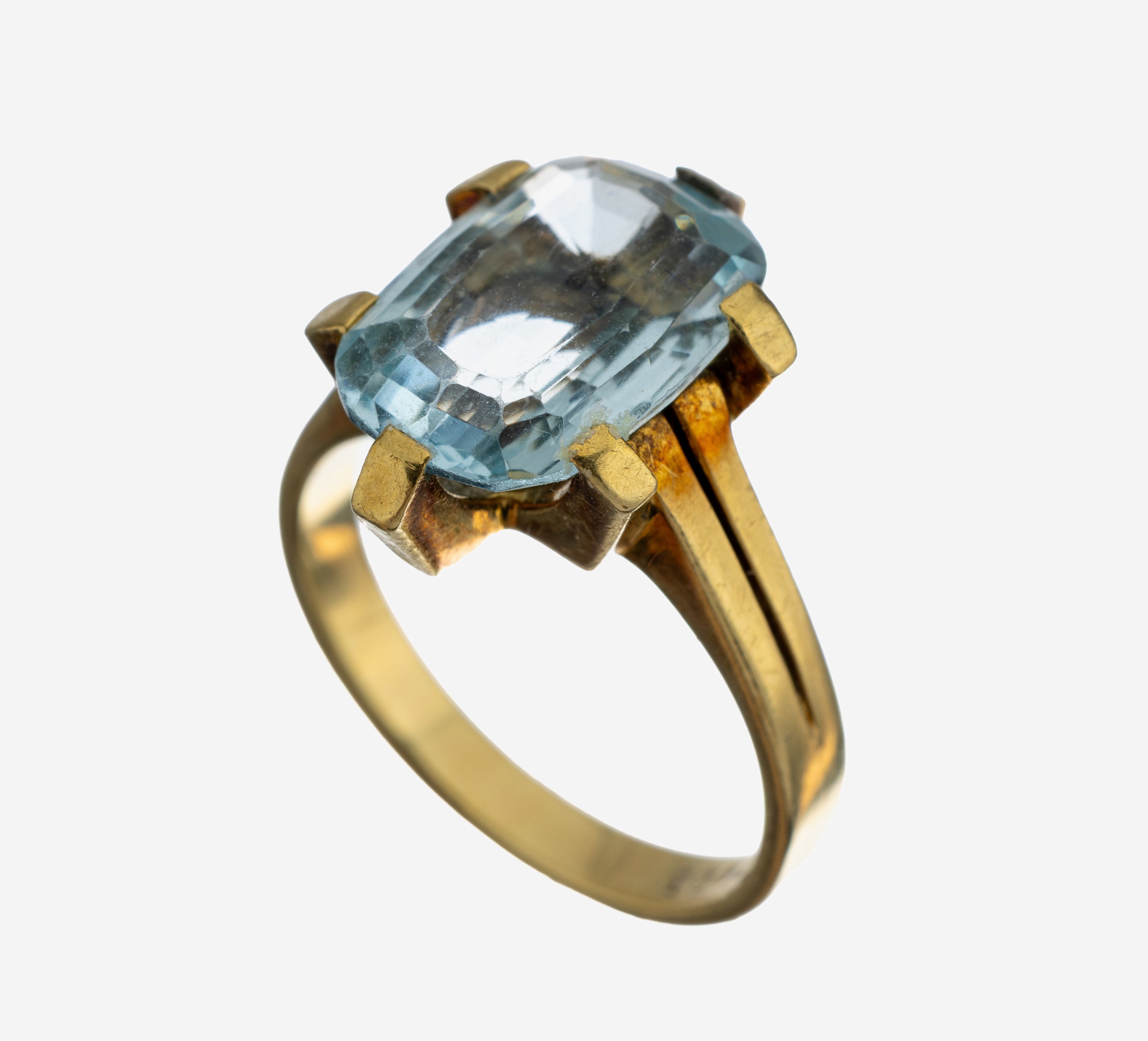 Image 27138556 - 14 kt Gold Farbstein-Ring, GG 585/000, hellblauer Farbstein, wohl synth. Spinell, RW ...