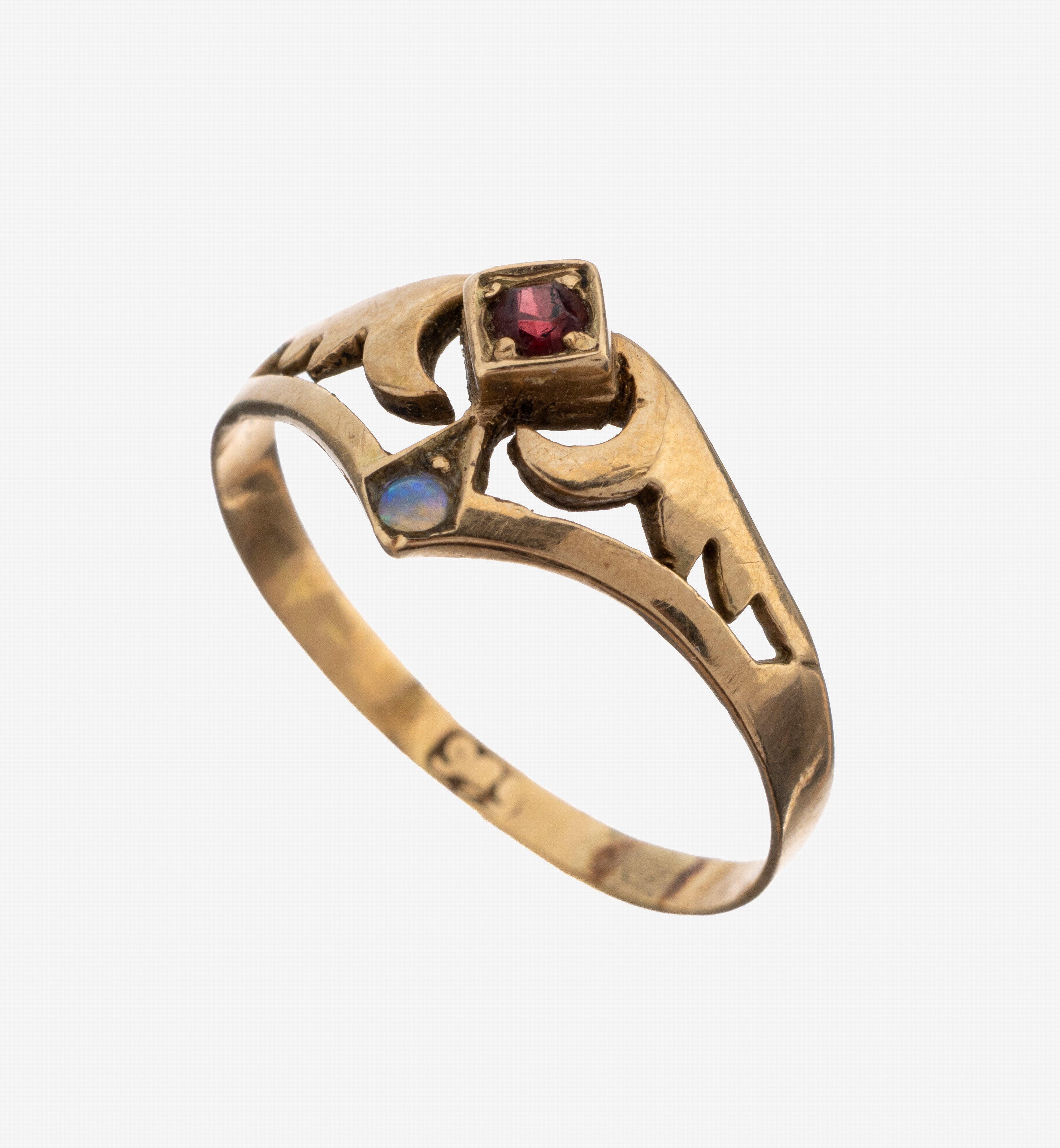 Image 27138578 - 14 kt Gold Opal-Granat-Ring, um 1900, GG 585/000, stil. Krone, 1 kl. runder Opal und 1 ...