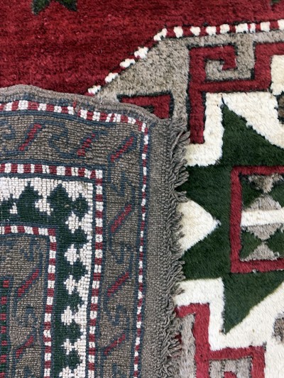 27138594f - Kars-Kazak, Türkei, Mitte 20.Jhd, Wolle aufWolle, ca. 230 x 172 cm, EHZ: 2 ...