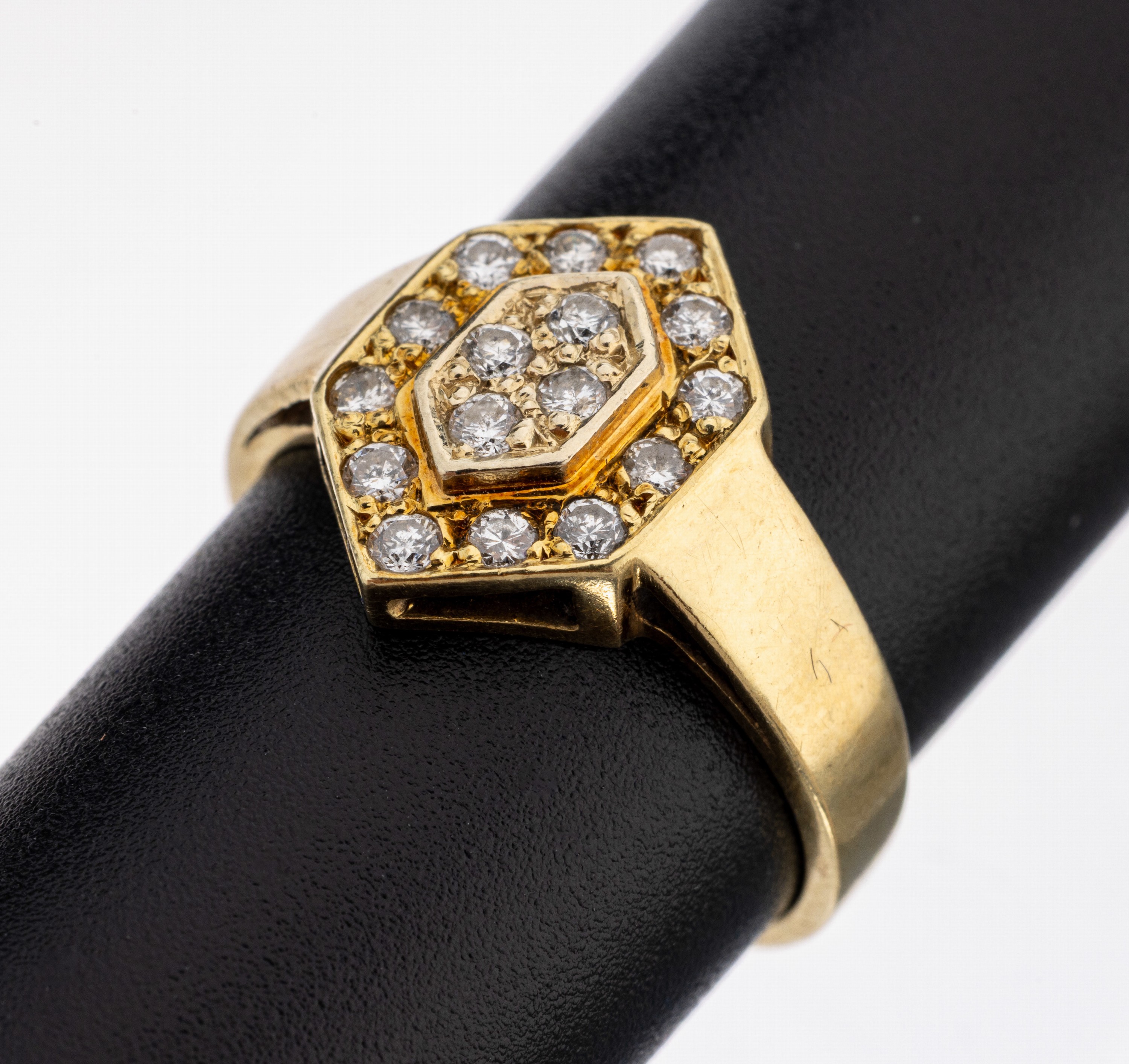Image 27138617 - 14 kt Gold Brillant-Ring, GG 585/000, geometrisch, 16 Brillanten zus. ca. 0.32 ct ...