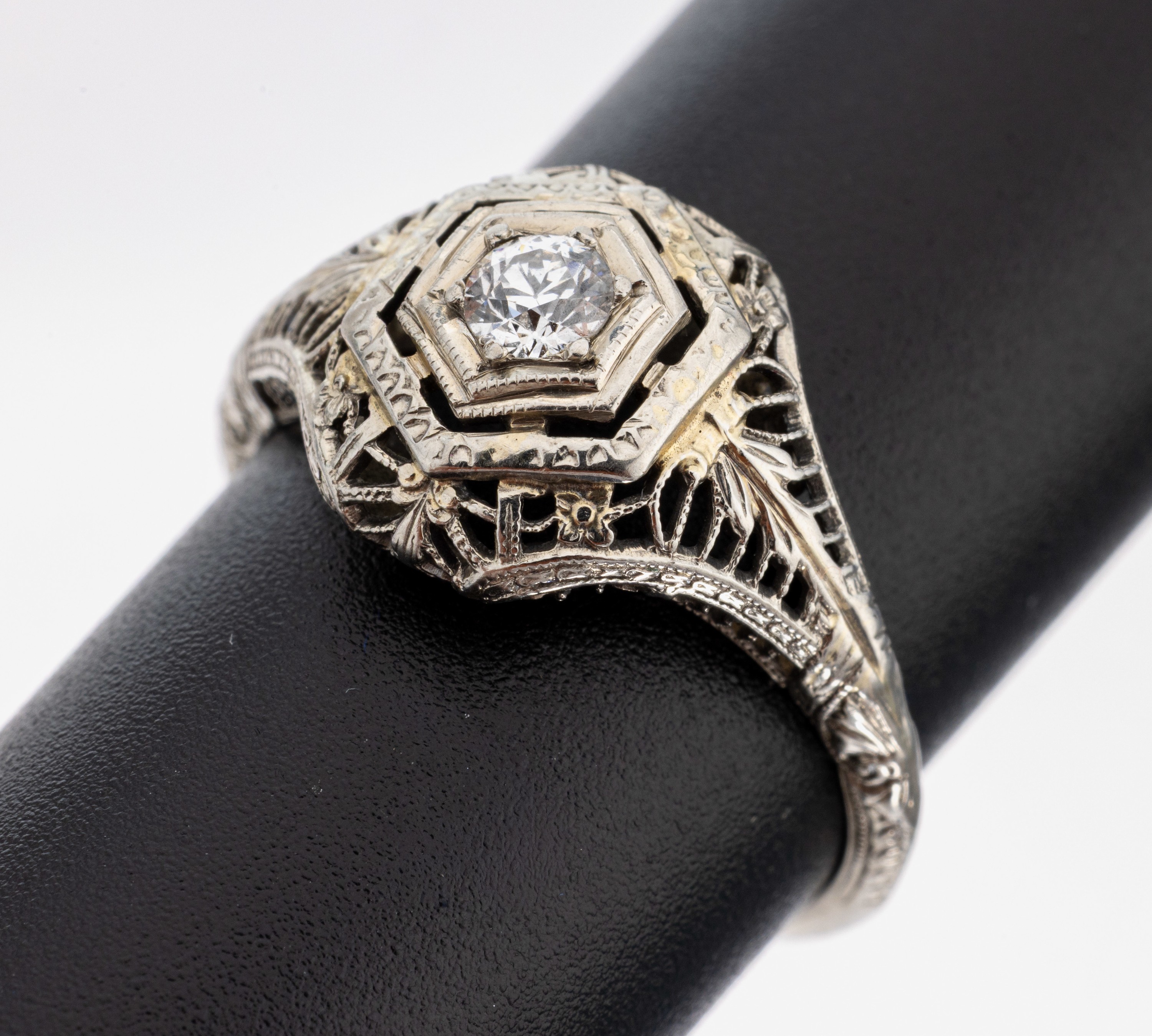 Image 27138629 - Platin Diamant-Ring, 1930er Jahre, Pt gepr., durchbrochen gearbeitet, mittig ...