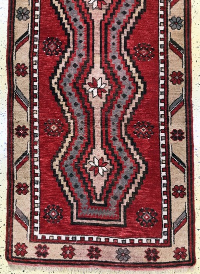 27138648f - Kurt old, Turkey, mid-20th century, wool on wool, approx. 872 x 100 cm, condition: 3-4. ...