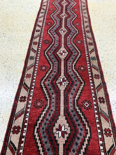 27138648h - Kurt old, Turkey, mid-20th century, wool on wool, approx. 872 x 100 cm, condition: 3-4. ...