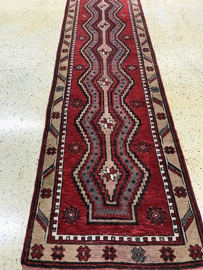 27138648i - Kurt old, Turkey, mid-20th century, wool on wool, approx. 872 x 100 cm, condition: 3-4. ...