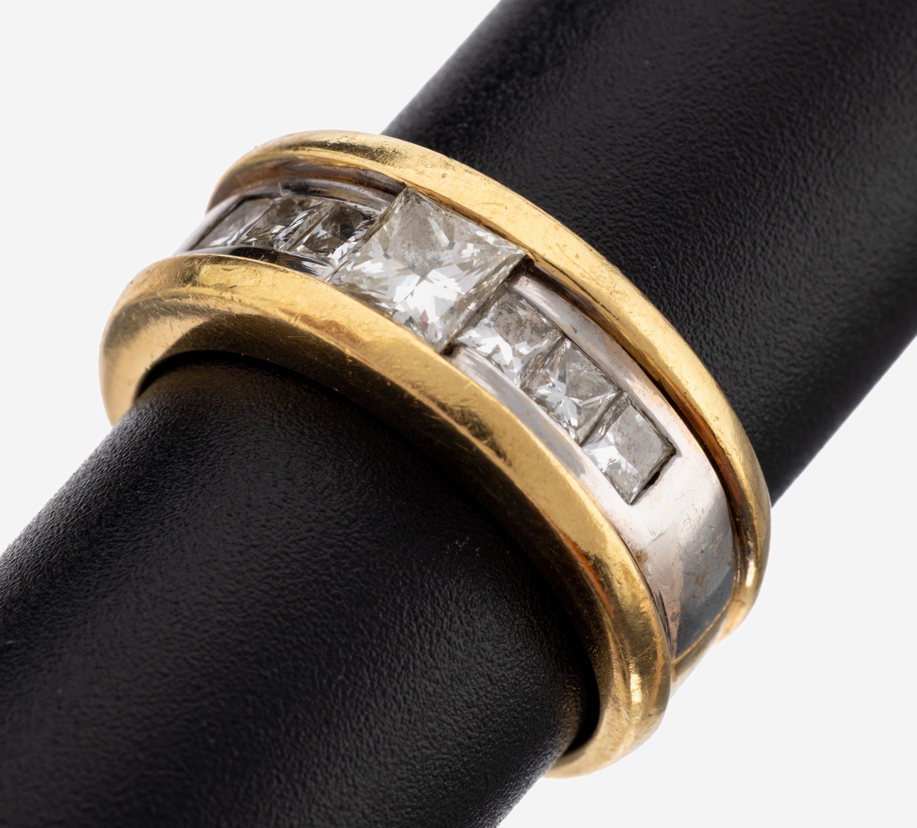 Image 27140823 - 18 kt Gold Diamant-Ring, GG/WG 750/000, 7 Princess Cut Diamanten zus. ca. 1.20 ct ...
