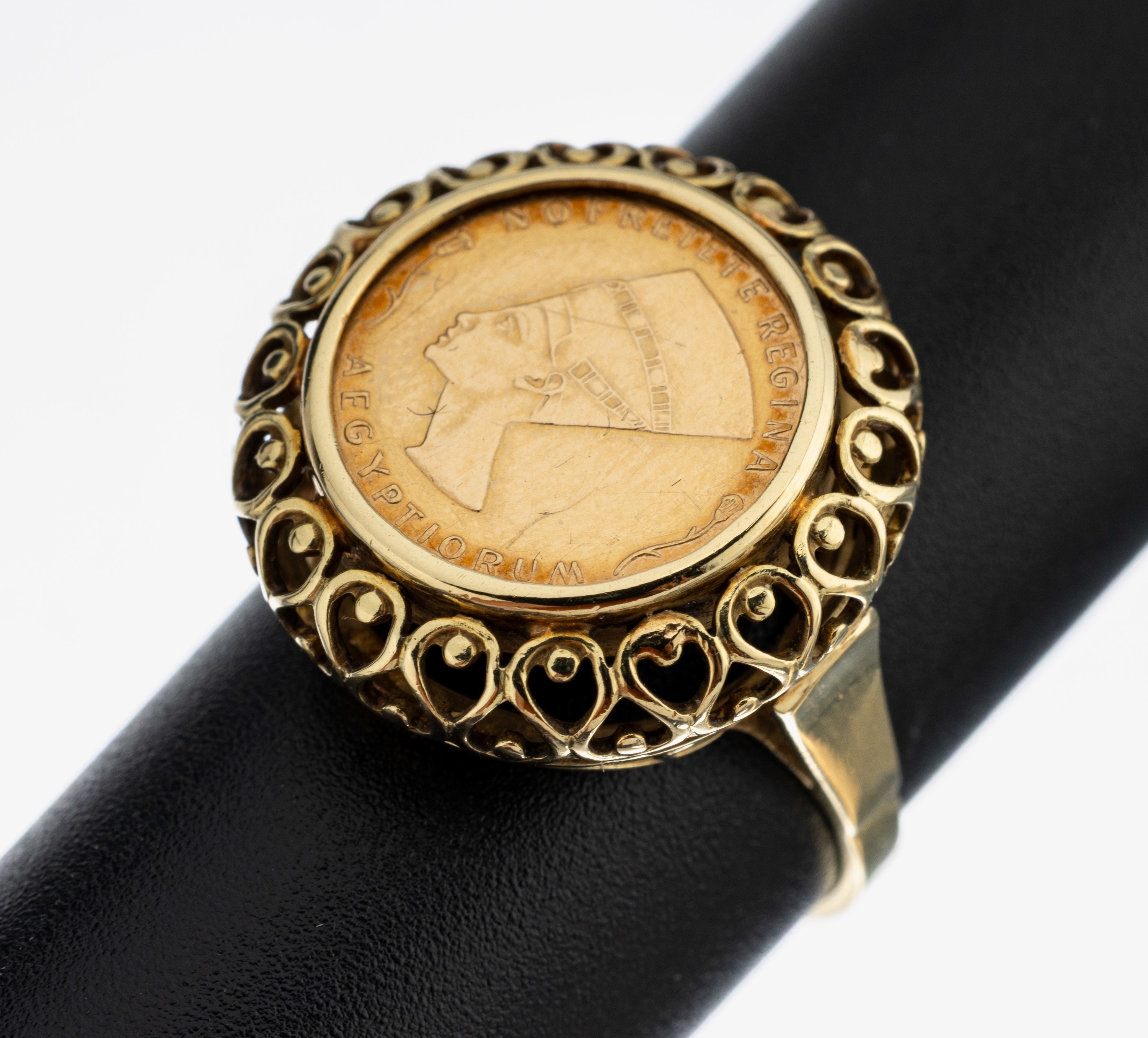Image 27141175 - 14 kt Gold Medaillen-Ring, GG 585/0100, lose gefasste Medaille, Darstellung ...