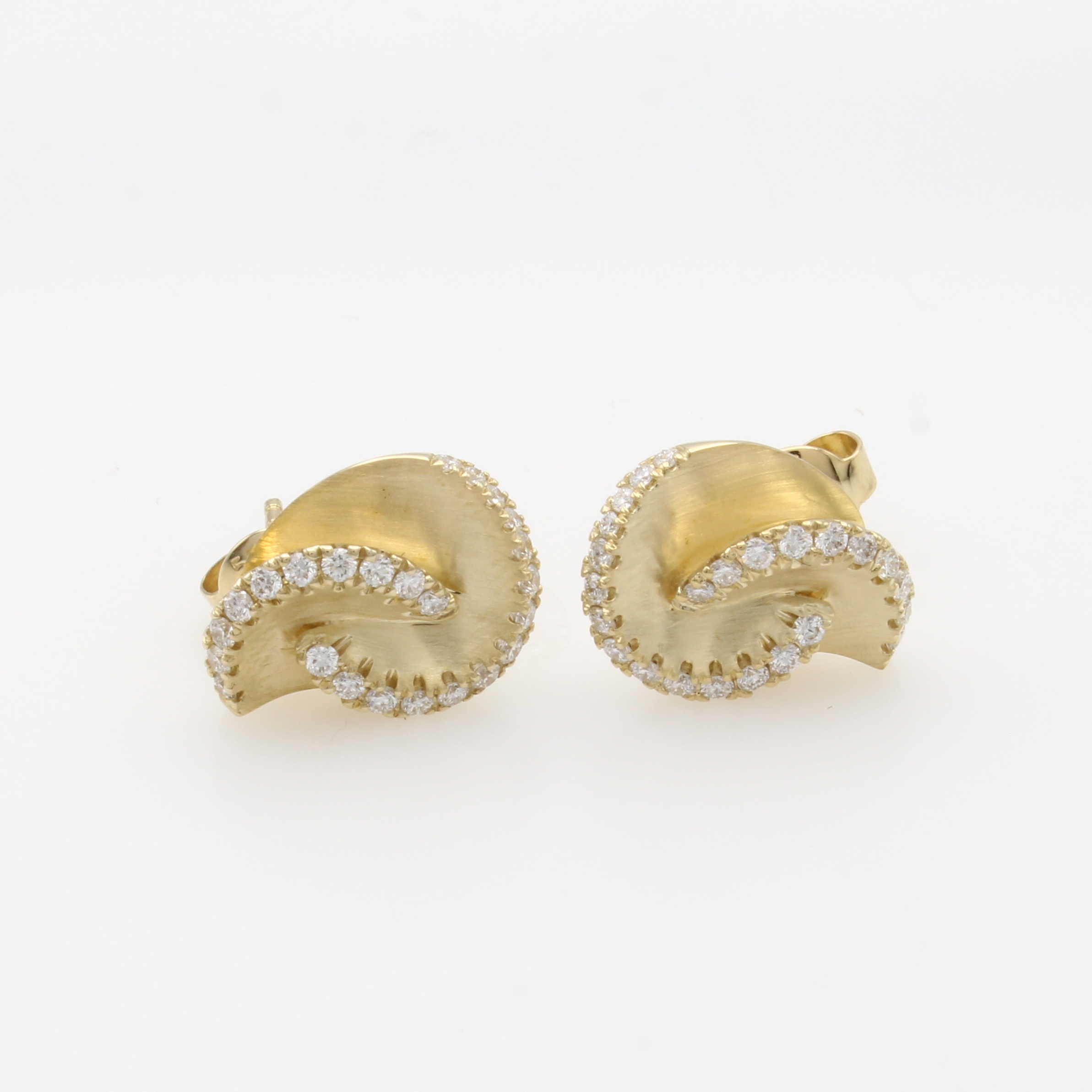 Image 27141386 - Paar Ohrstecker mit Brillanten, GG 585/000, z.T. matt., Brill. zus. ca. 0.44 ct feines ...