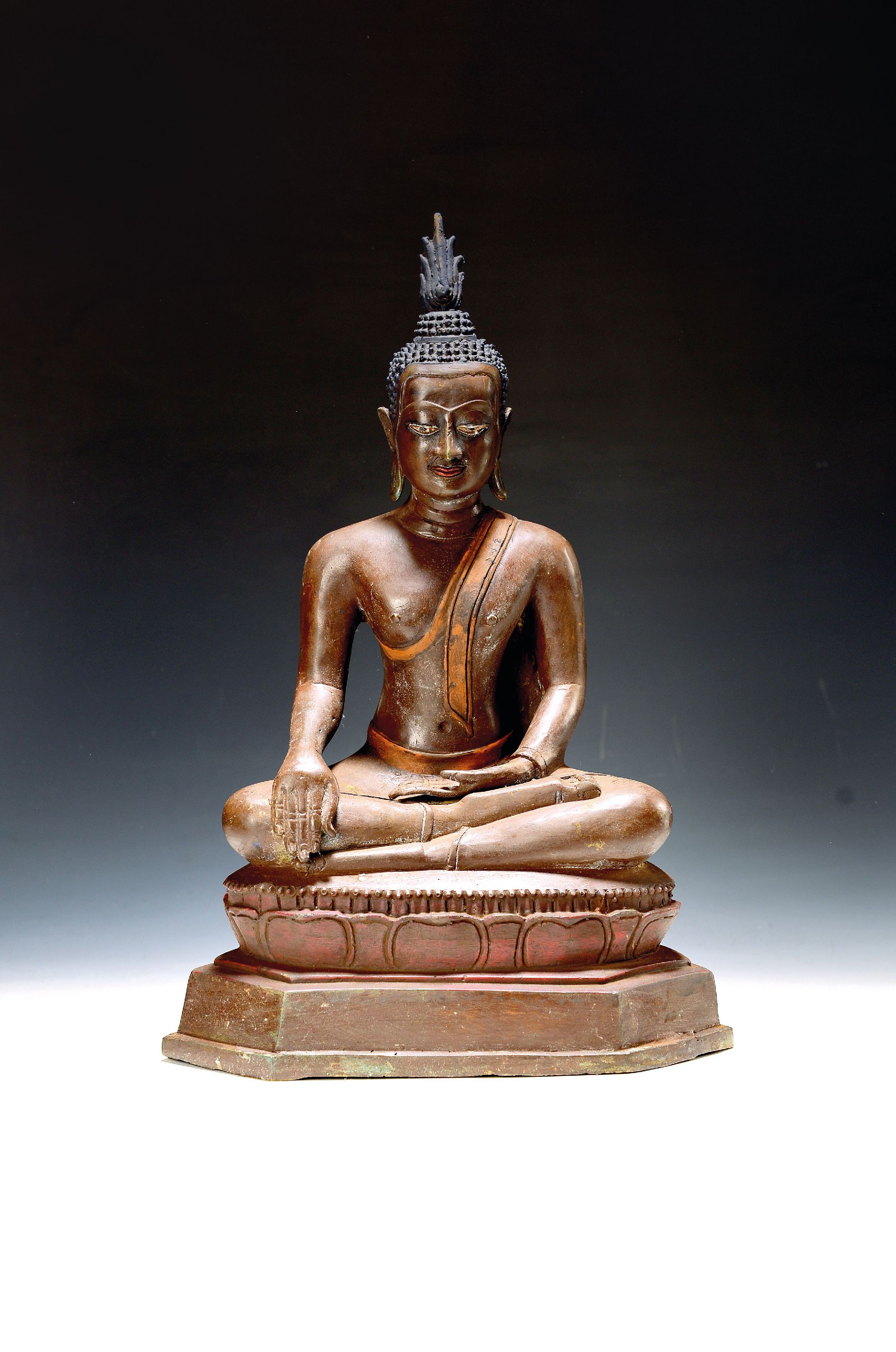 Image 27141395 - Shakyamuni-Buddha, Thailand, wohl 18. Jh., Bronze mit bunter Fassung, ergänzt, Buddha ...