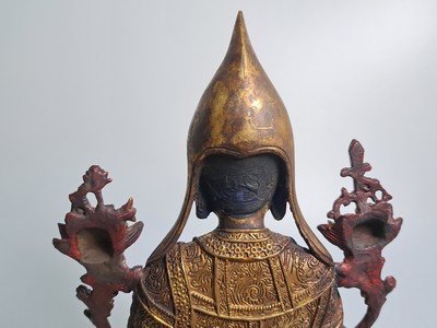 27141394f - Tsongkhapa, Gelbkappenmönch, Tibet/ Sino-Tibet, 20. Jh., Bronze, reich verziertes ...