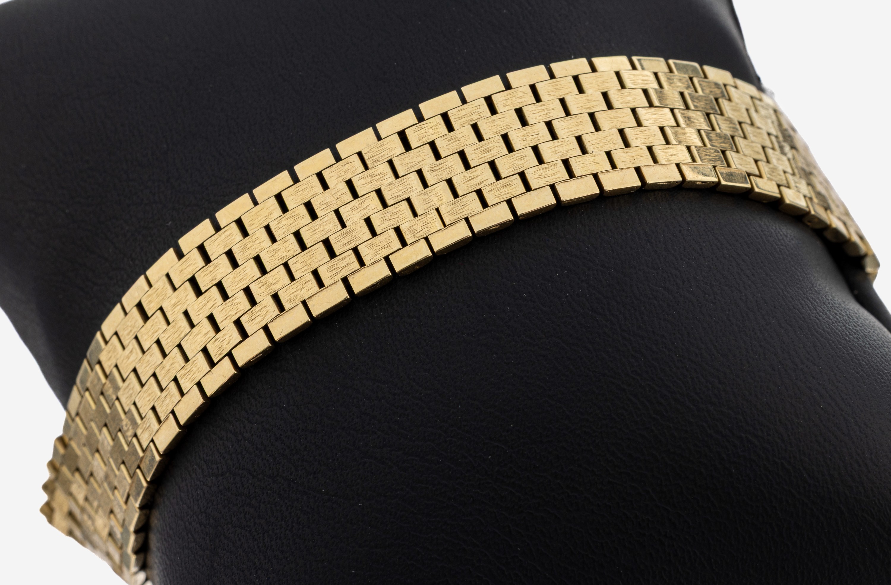 Image 27141401 - 14 kt Gold Armband, GG 585/000, fein bewegl. gearbeitet, Oberfläche strukturiert, L. ...