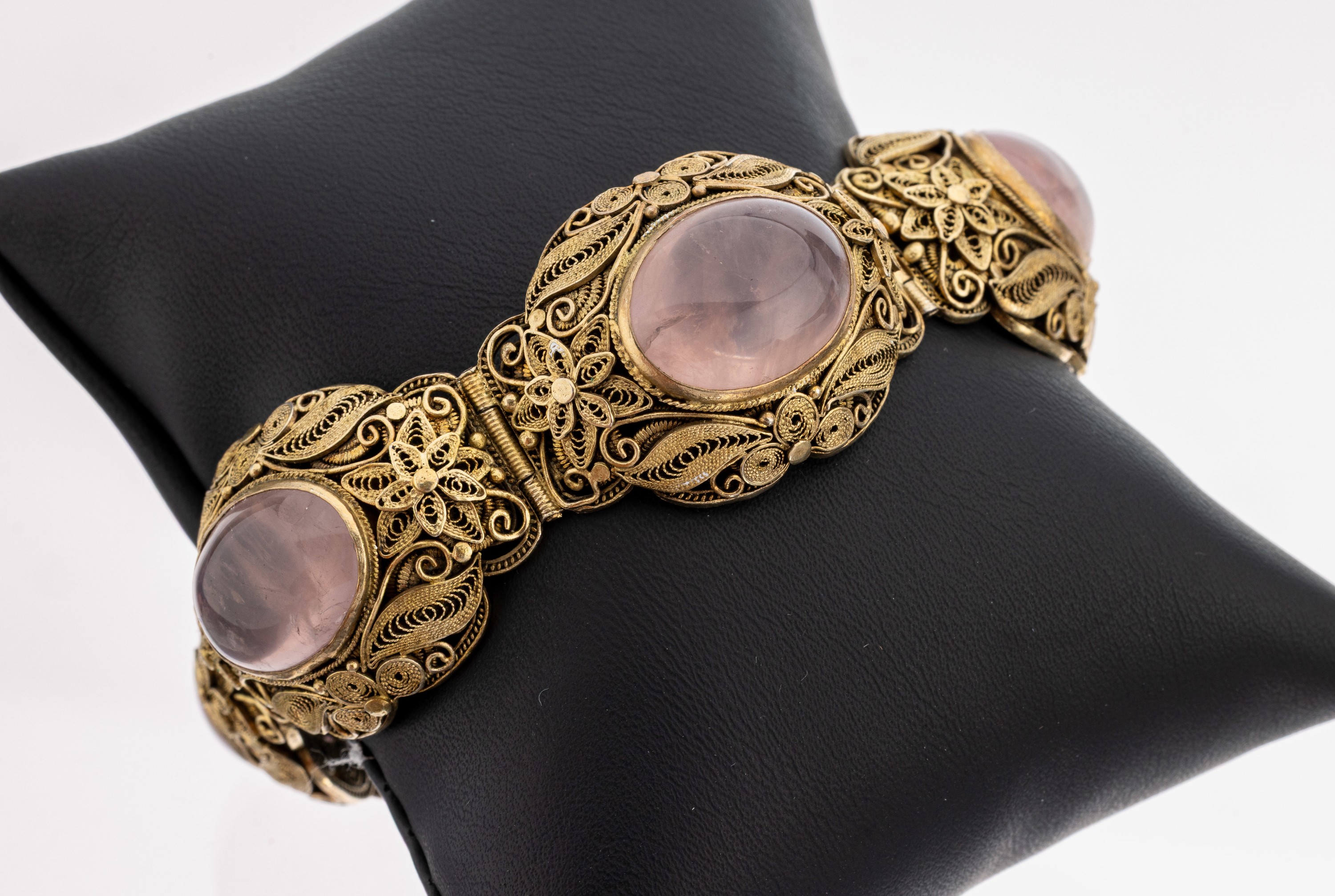 Image 27141422 - Rosenquarz-Armband, China 1950er-60er Jahre, Silber verg., 5 Glieder aus Filigrandraht, ...