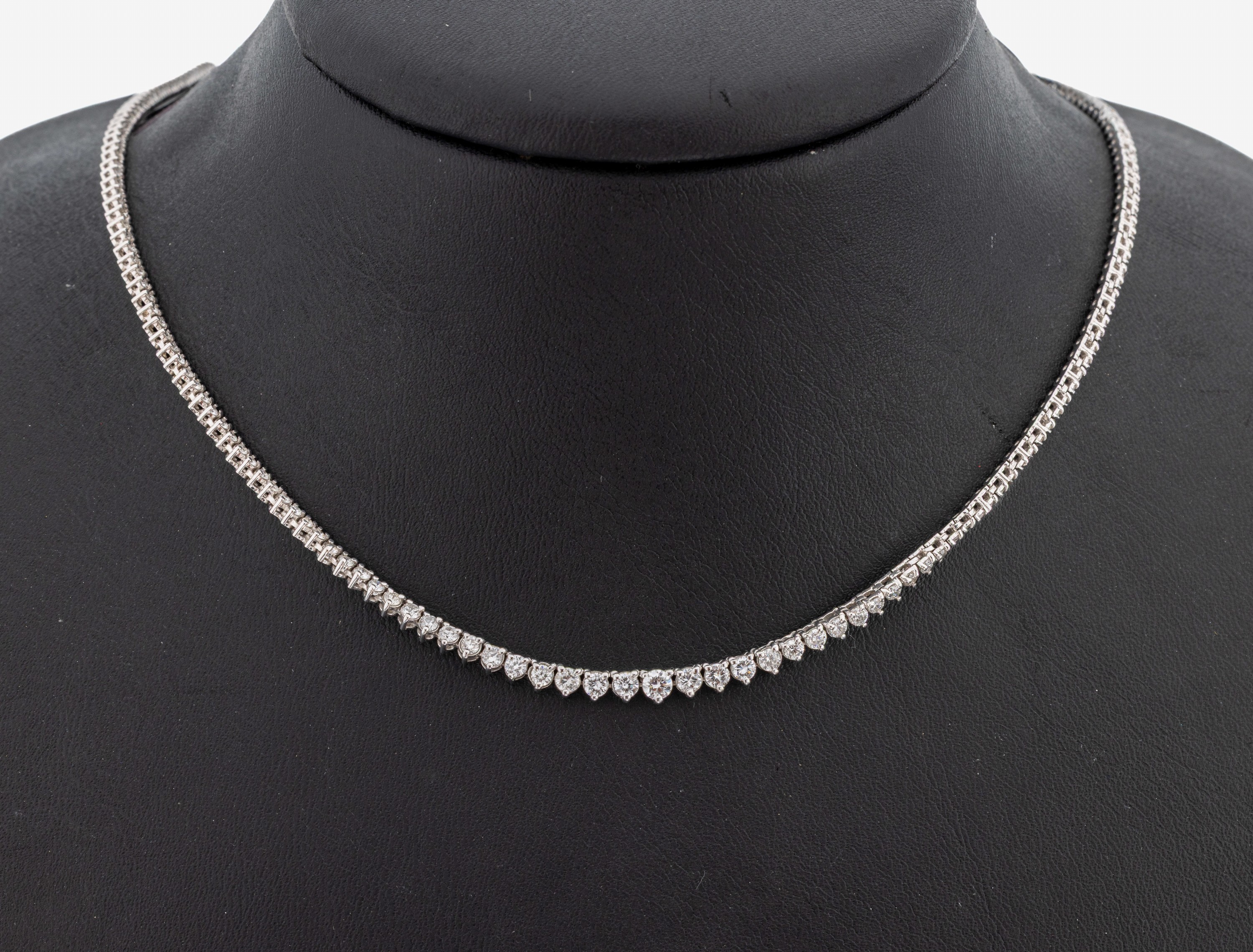 Image 27141467 - 14 kt Gold Brillant-Collier, WG 585/000, 207 Brillanten zus. ca. 3.0 ct Weiß- ...