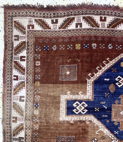 27141460c - Kars-Kazak, Türkei, Mitte 20.Jhd, Wolle aufWolle, ca. 250 x 185 cm, EHZ: 3 ...
