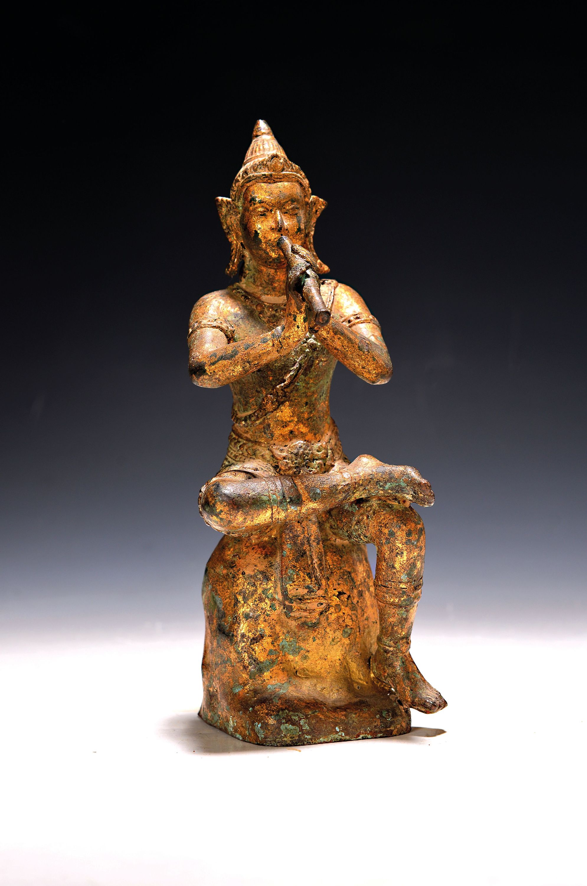 Image 27141506 - Bronzefigur/Flötenspieler, Thailand, 19. Jahrhundert, Reste von Vergoldung, sitzender ...