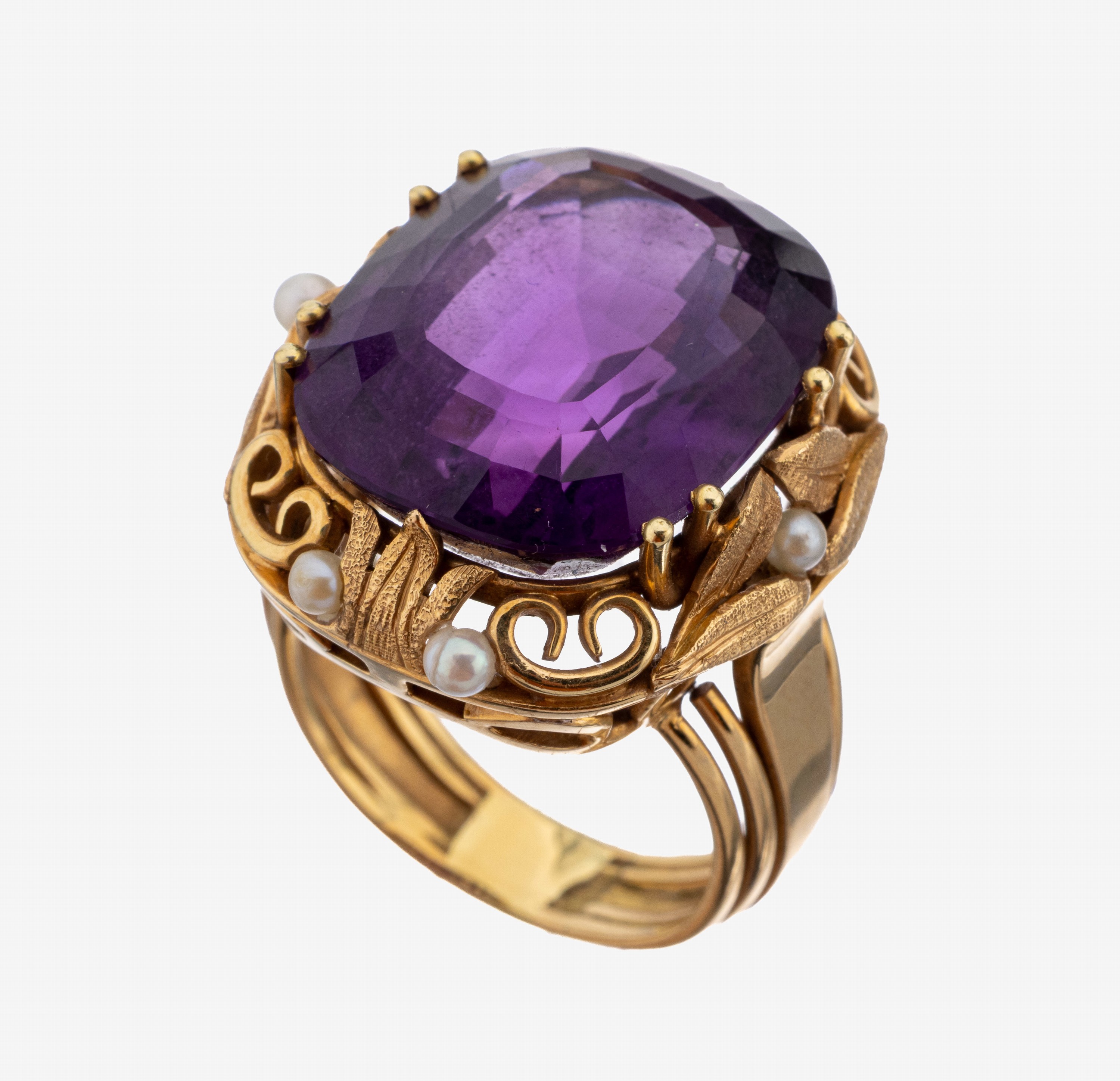 Image 27141574 - 18 kt Gold Amethyst-Perl-Ring, 1950er Jahre, GG 750/000, facett. Amethyst ca. 17.80 ct, ...