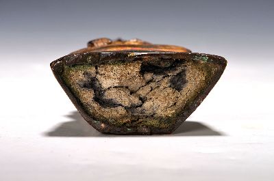 27141514b - Shakyamuni-Buddha, Burma, wohl 14./15. Jahrhundert, Bronze, Reste von Feuervergoldung, ...