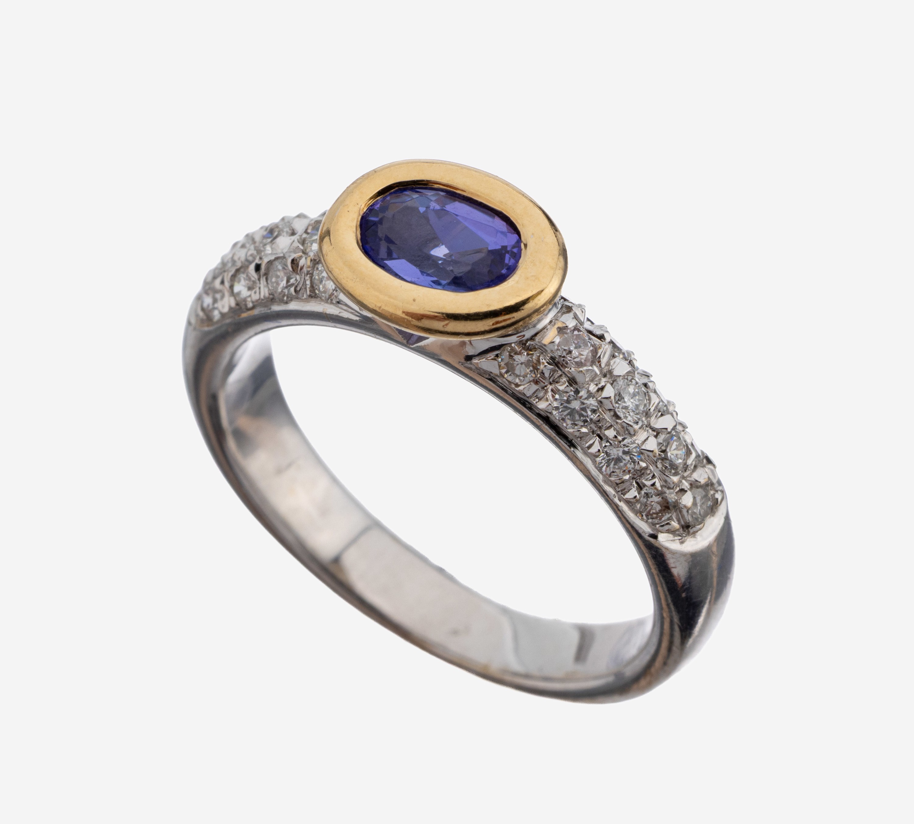 Image 27141607 - 14 kt gold tanzanite-brilliant-ring , WG/YG 585/000, centered oval bevelled in YG set ...