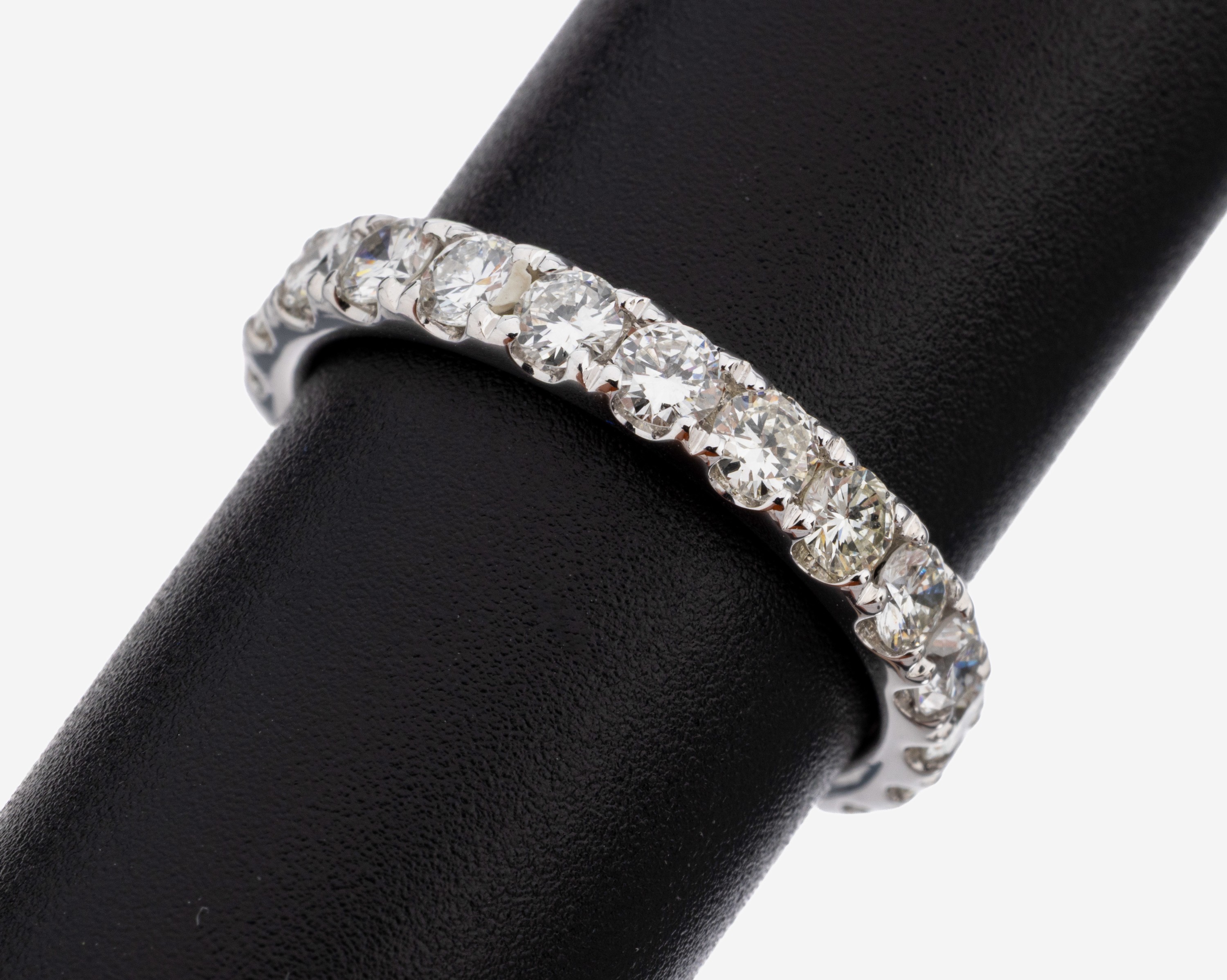 Image 27141740 - 14 kt Gold Brillant-Memoryring, WG 585/000,22 Brillanten zus. ca. 1.89 ct (grav.) ...