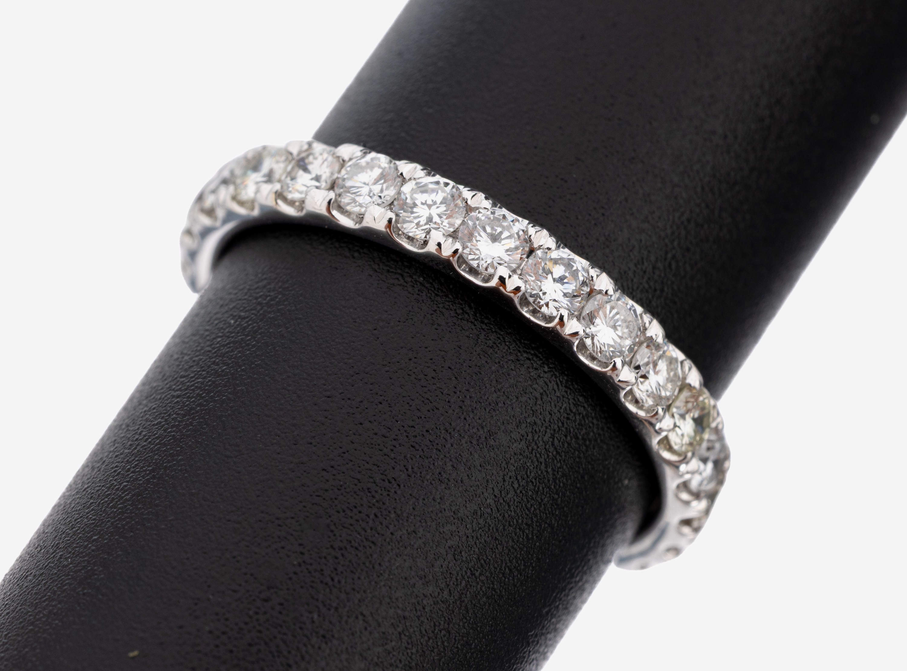 Image 27141859 - 14 kt Gold Brillant-Memoryring, WG 585/000,26 Brillanten zus. ca. 1.48 ct (grav.) ...
