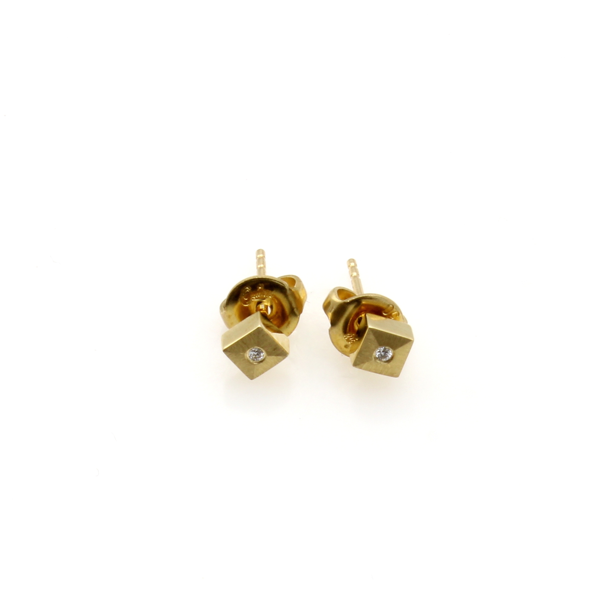 Image 27142097 - Paar kleine Ohrstecker mit Brillanten, GG 750/000, 2 Brill. zus. ca. 0.02 ct feines ...