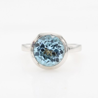Image Ring mit Blautopas, WG 585/000, runder, fac. Blautopas (beh.), D. ca. 10 mm, RW ca. 56 ...