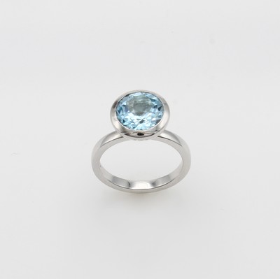 27142036a - Ring mit Blautopas, WG 585/000, runder, fac. Blautopas (beh.), D. ca. 10 mm, RW ca. 56 ...
