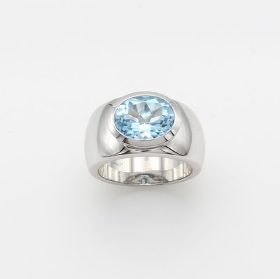 27142037a - Ring mit Blautopas, WG 585/000, ovaler, fac.Blautopas (beh.), Maße ca. 12x10 mm, RW ca. ...
