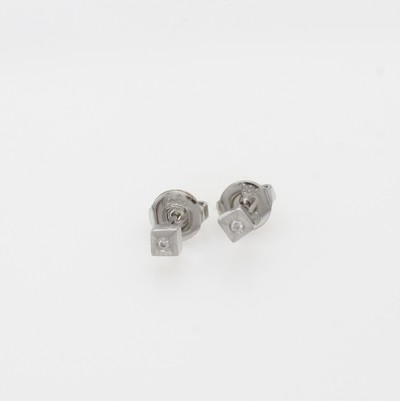Image Paar kleine Ohrstecker mit Brillanten, WG 585/000, 2 Brill. zus. ca. 0.02 ct feines ...