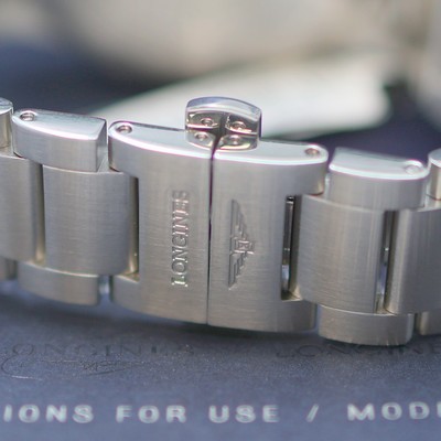 27142134c - LONGINES Conquest V.H.P GMT ungetragene Herrenarmbanduhr Referenz L3.718.4566, quarz, ...