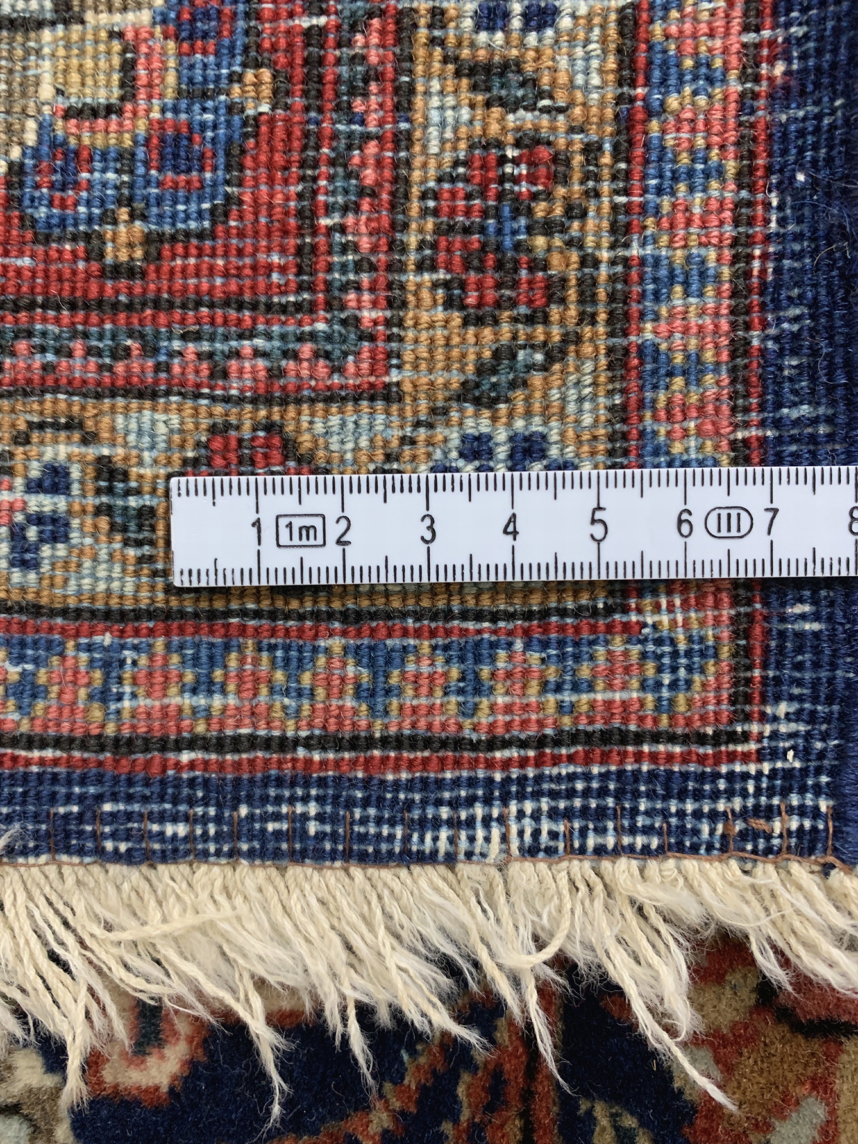 Detail f: Ghaswin antik, Persien, um 1900, Wolle auf Baumwolle, ca. 210 x 133 cm, gereinigt, EHZ: 2(kleine Mottenfrass Stellen).
