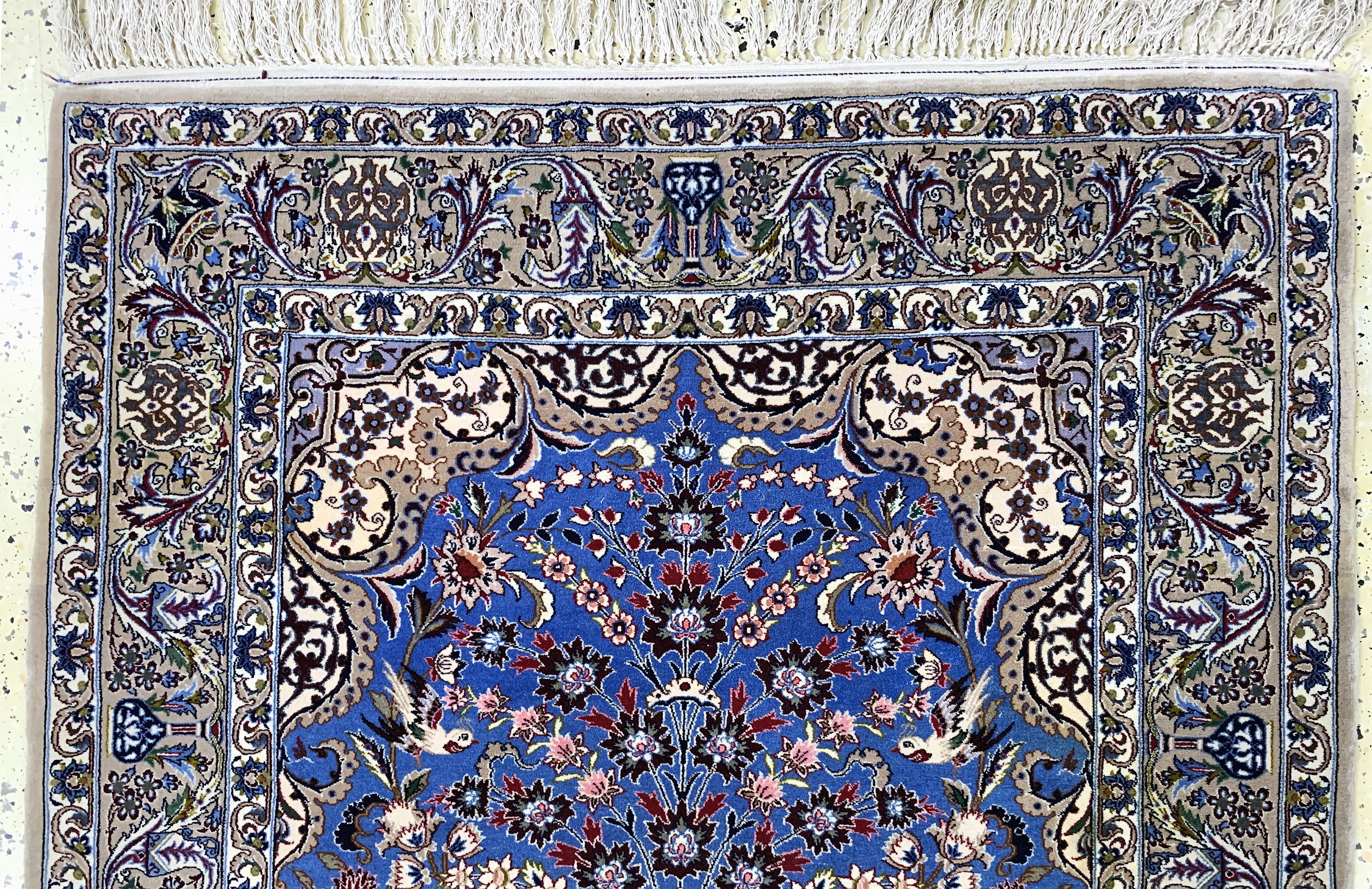 Detail a: Esfahan fein, Persien, Mitte 20.Jhd, Korkwolle auf Seide, ca. 170 x 111 cm, ca. 1,0Mio. Kn/qm, Mottenfraß, EHZ: 2
