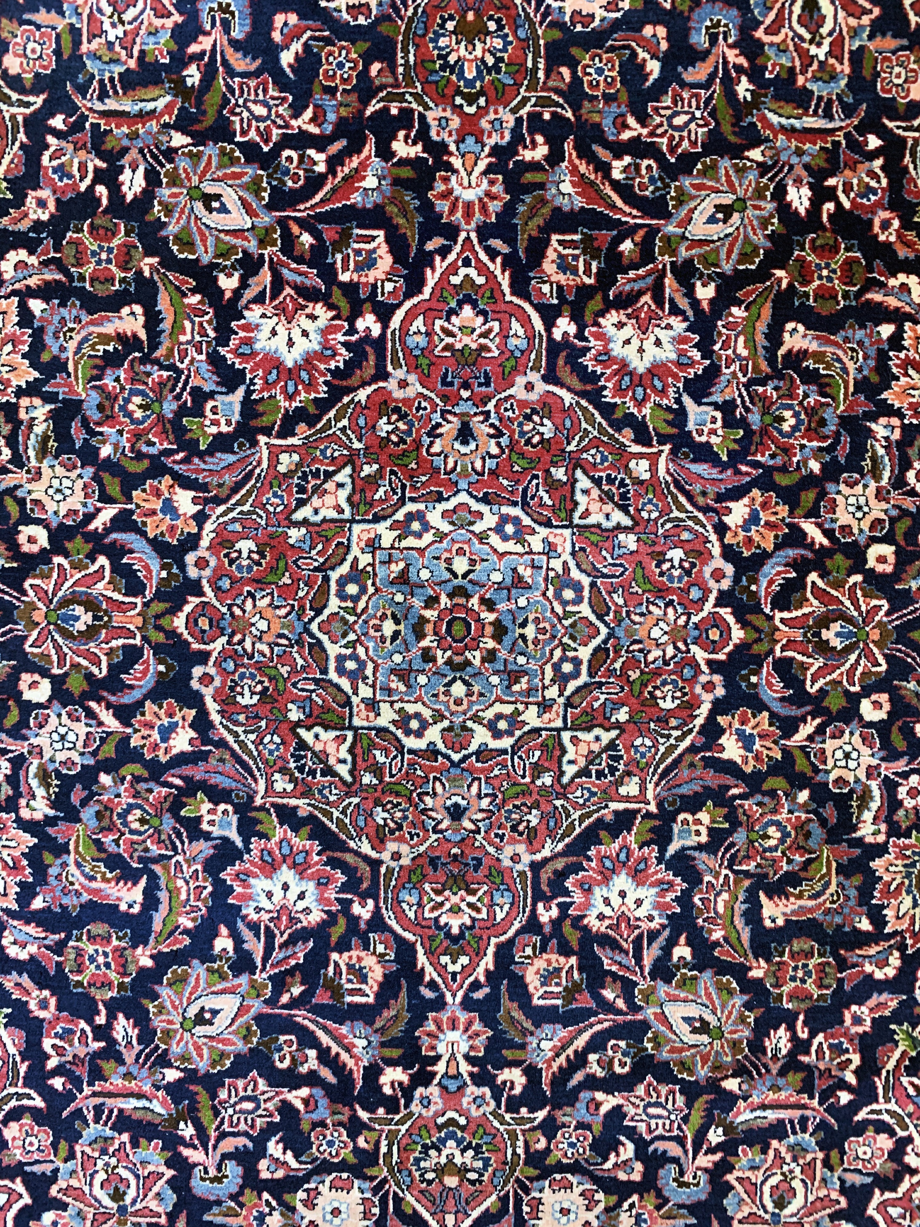 Detail d: Keschan Kork alt, Persien, Anfang 20.Jhd, Korkwolle auf Baumwolle, ca. 215 x 135 cm, gereinigt, EHZ: 2(kleine Mottenfrass Stellen).