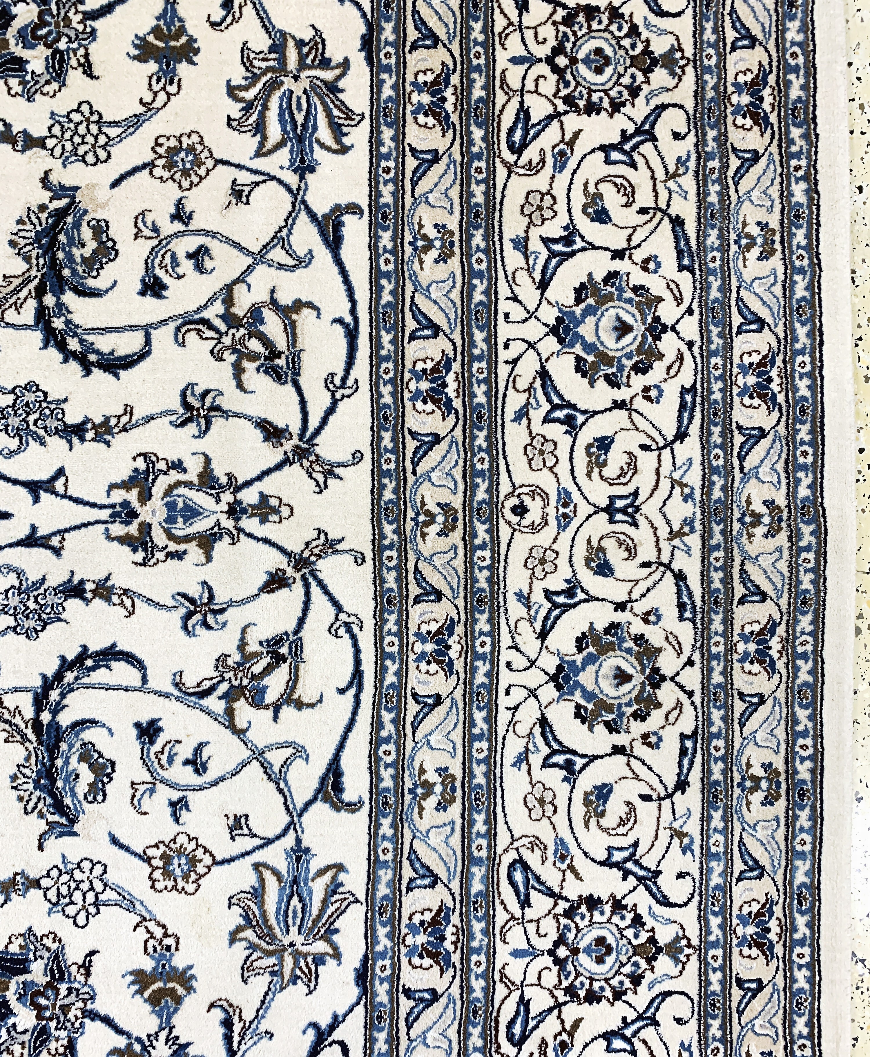 Detail e: Nain fein(9 La), Persien, Ende 20.Jhd, Korkwolle mit Seide, ca. 347 x 254 cm, Reinigungsbedürftig, EHZ: 2