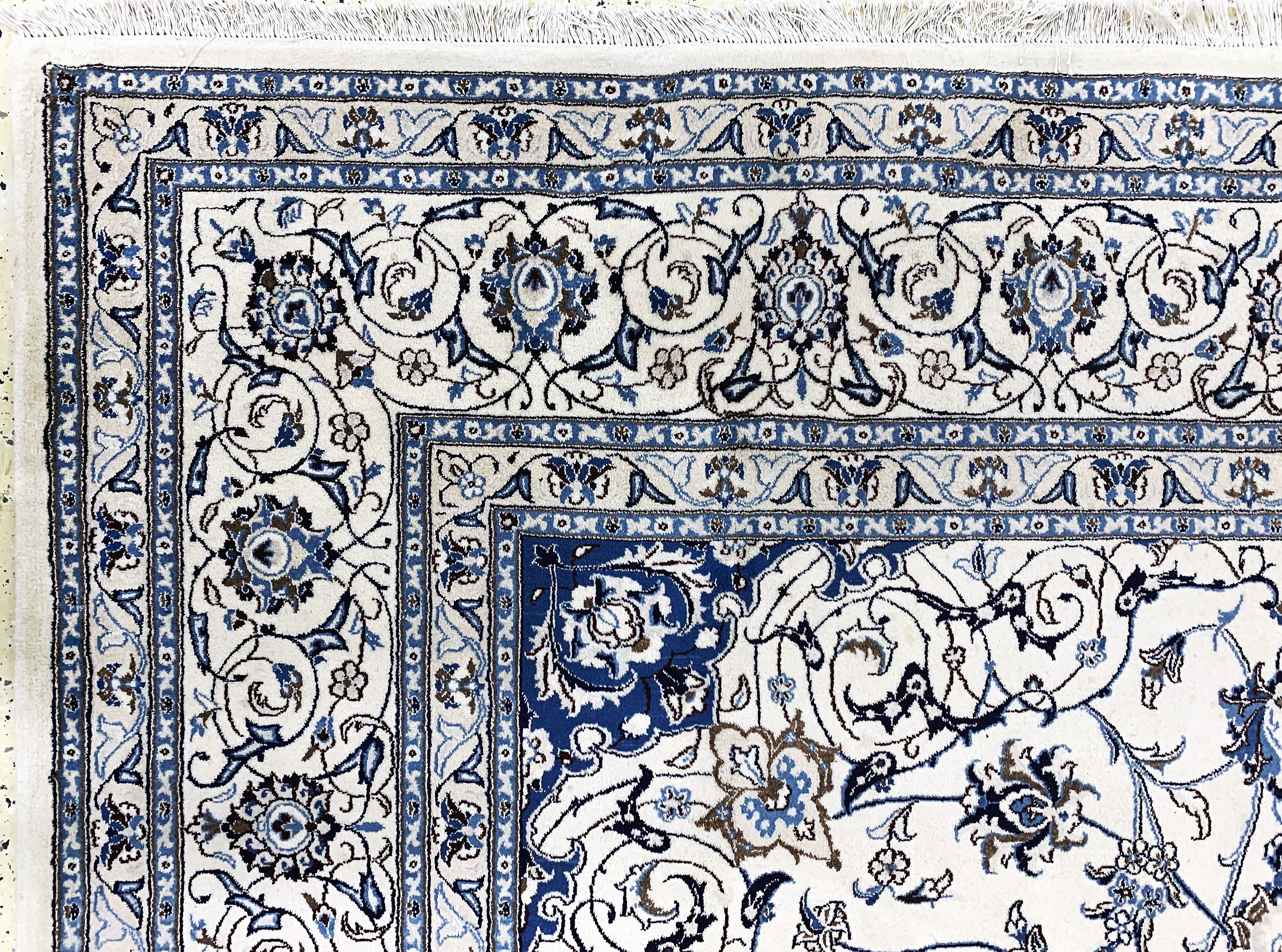 Detail g: Nain fein(9 La), Persien, Ende 20.Jhd, Korkwolle mit Seide, ca. 347 x 254 cm, Reinigungsbedürftig, EHZ: 2